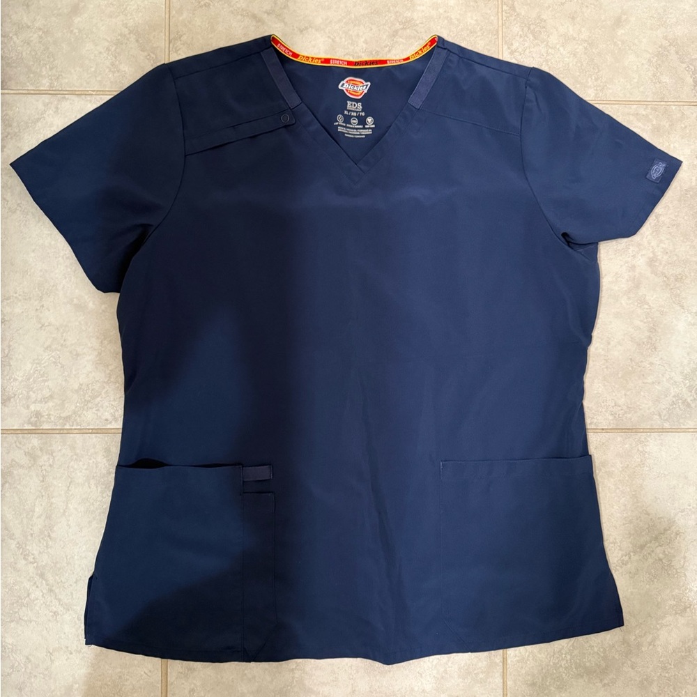 Dickies Xtreme Stretch Scrub Top Women's Size XL Navy Blue Pockets Badge Loop